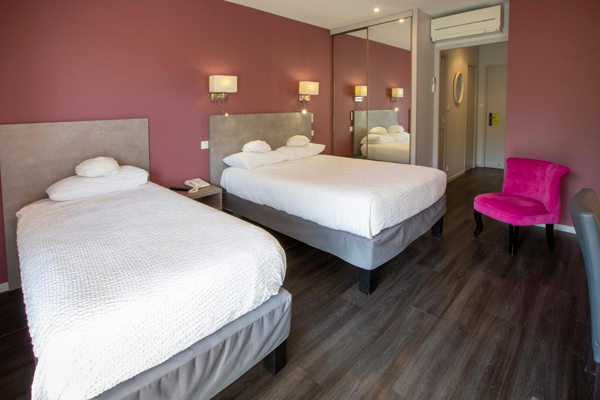 Logis Hotel - Restaurant - Spa - Le Relais De Farrou Villefranche-de-Rouergue Bagian luar foto